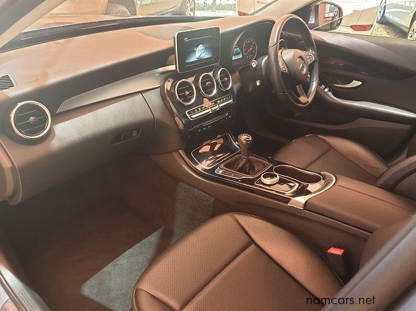 2017 Mercedes-Benz C 180 pictures