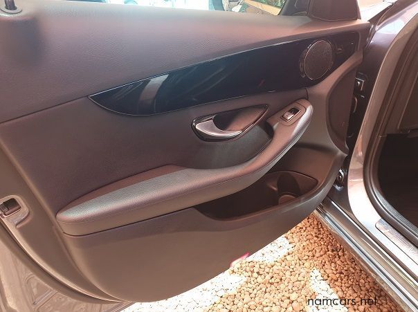 2017 Mercedes-Benz C 180 pictures