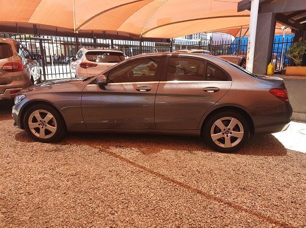 2017 Mercedes-Benz C 180 pictures