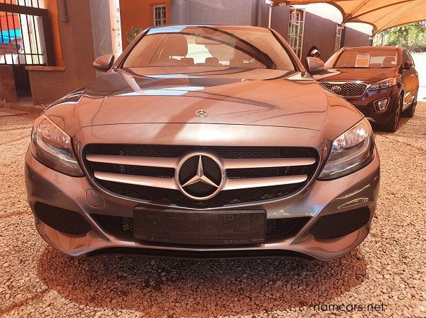 2017 Mercedes-Benz C 180 pictures