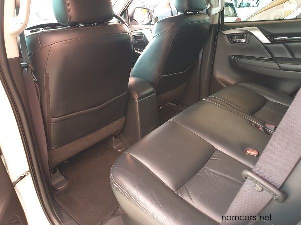 2017 Mitsubishi Pajero Sport 7 Seater pictures