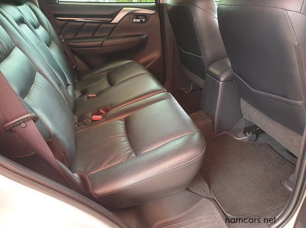 2017 Mitsubishi Pajero Sport 7 Seater pictures