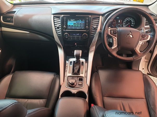 2017 Mitsubishi Pajero Sport 7 Seater pictures