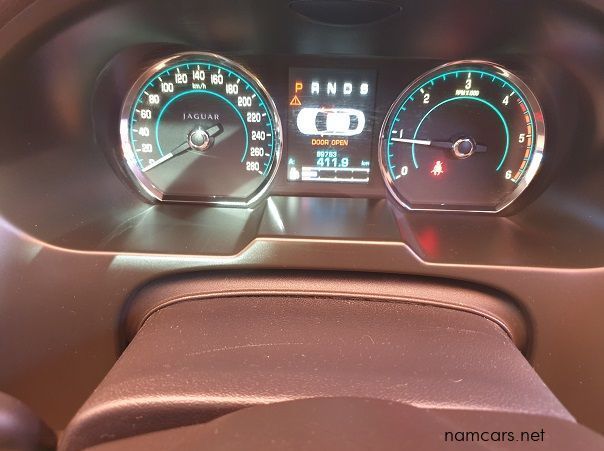 2013 Jaguar XF 2.2 Prem Lux pictures