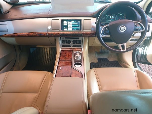 2013 Jaguar XF 2.2 Prem Lux pictures