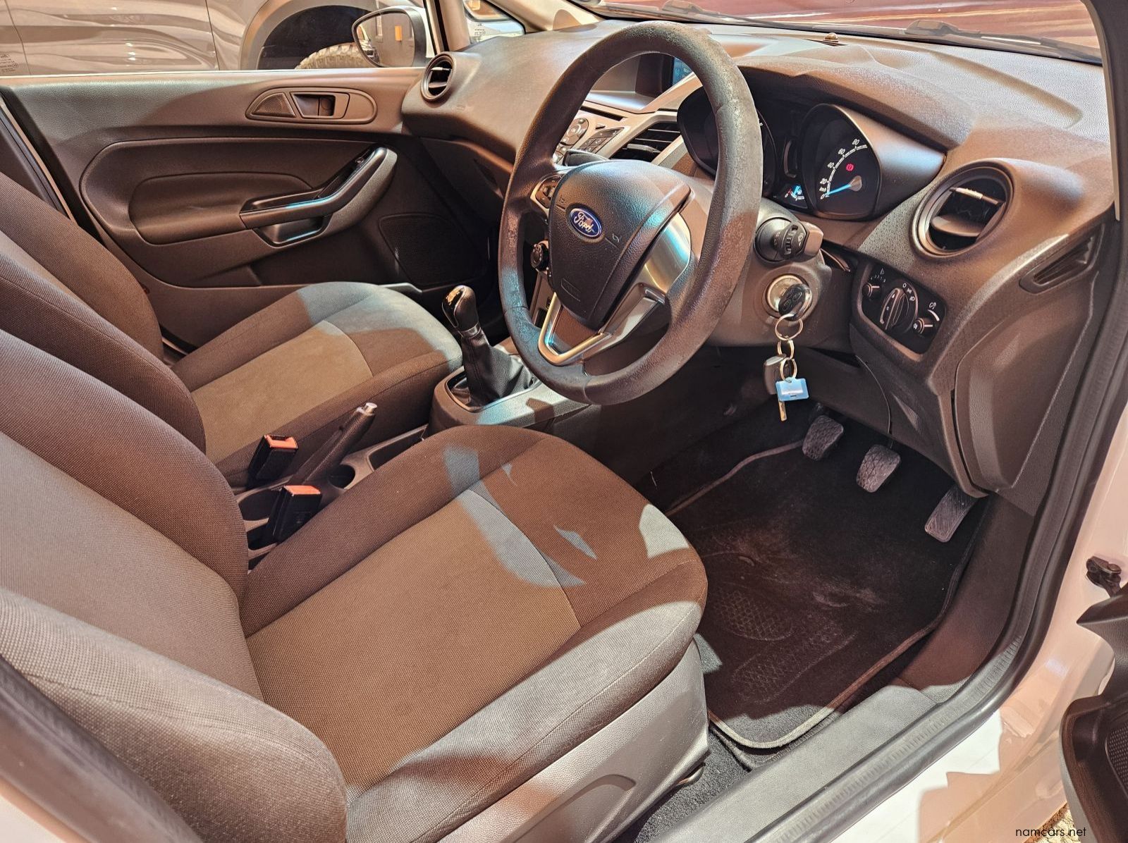 2017 Ford Fiesta Ambiente pictures