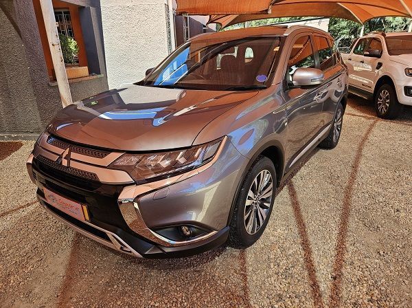 Used Mitsubishi Outlander GLS AWD 7 Seater  for sale in Windhoek, Namibia