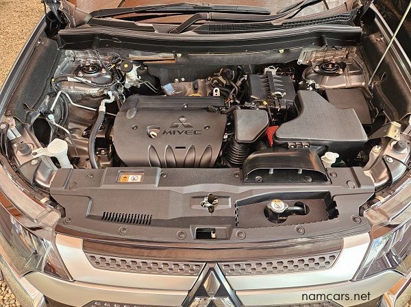 2021 Mitsubishi Outlander GLS AWD 7 Seater pictures