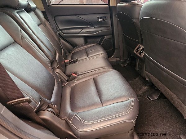 2021 Mitsubishi Outlander GLS AWD 7 Seater pictures