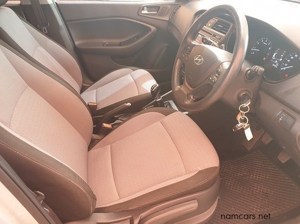 2015 Hyundai i20 Glide pictures