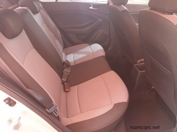 2015 Hyundai i20 Glide pictures